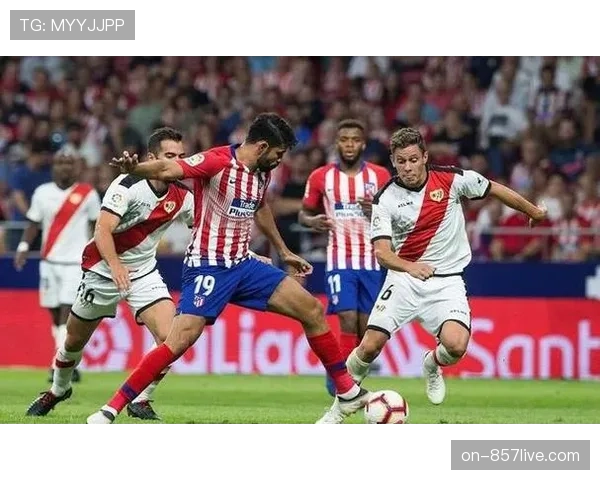 塞维利亚最后时刻保级成功，皮斯胡安球场陷入狂欢